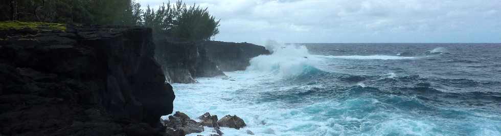 St-Philippe - La Mer Casse - Vagues sur La Table