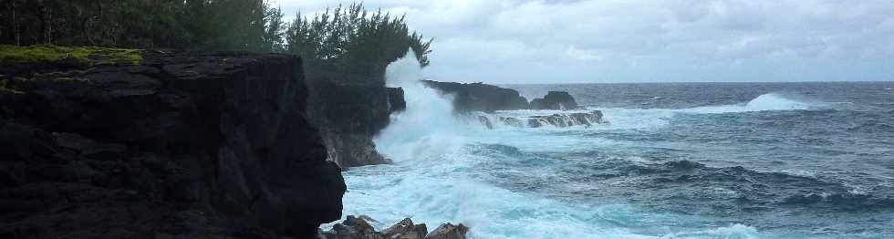 St-Philippe - La Mer Casse - Vagues sur La Table