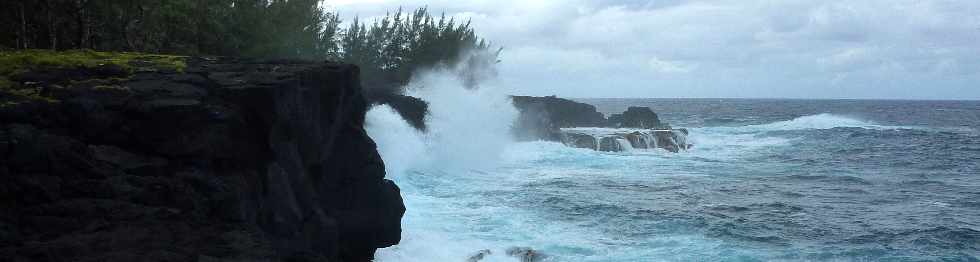 St-Philippe - La Mer Casse - Vagues sur La Table