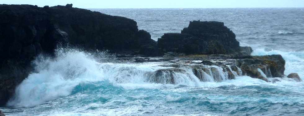 St-Philippe - La Mer Casse - Vagues sur La Table