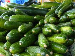 St-Pierre - March forain - Courgettes