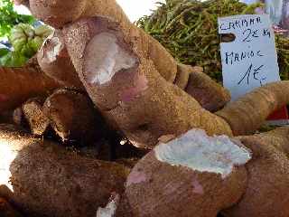 St-Pierre - March forain - Manioc