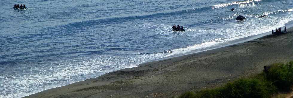 St-Paul - Manoeuvres en mer avec l'Albatros