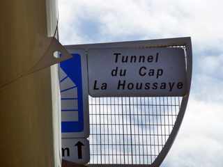 Sentier dans  le Petit Bras Canot  - St-Paul - Tunnels du Cap la Houssaye