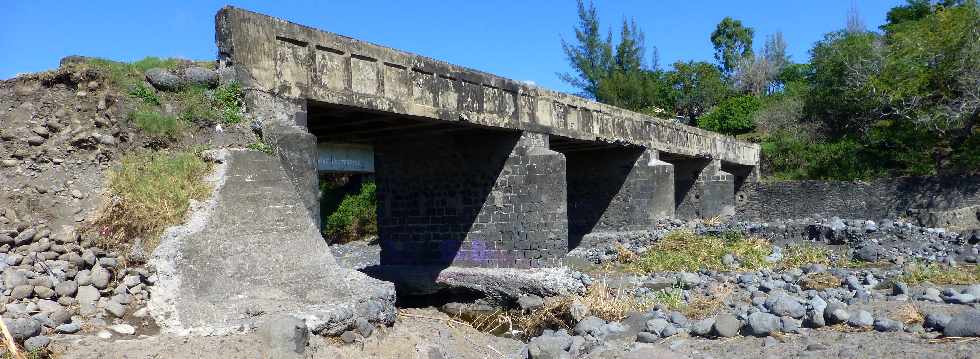 Rivire St-Etienne - Ancien pont