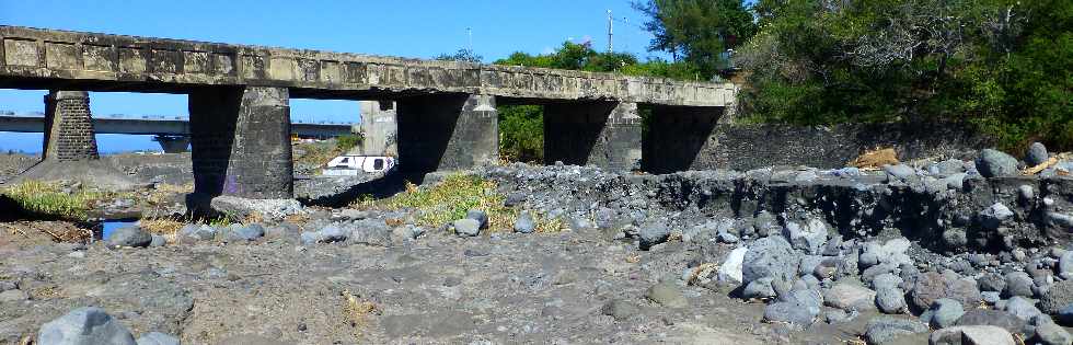 Rivire St-Etienne - Ancien  pont