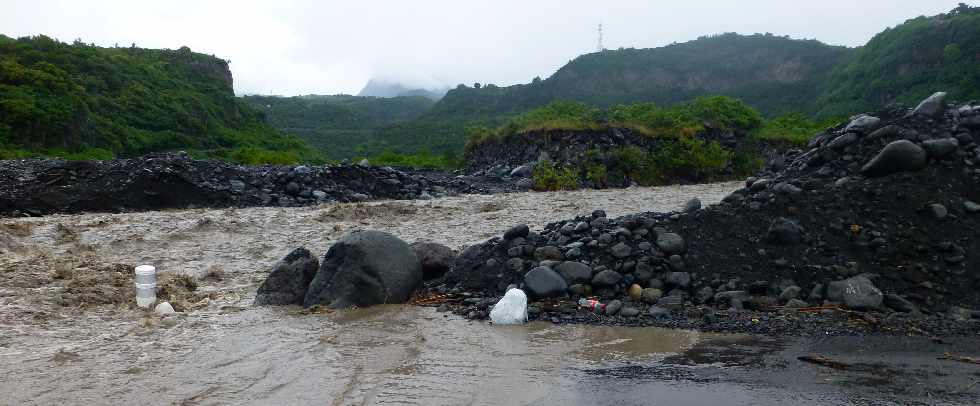 Cyclone Felleng - 31 janvier 2013 - Radier du Ouaki submerg - Bras de Cilaos