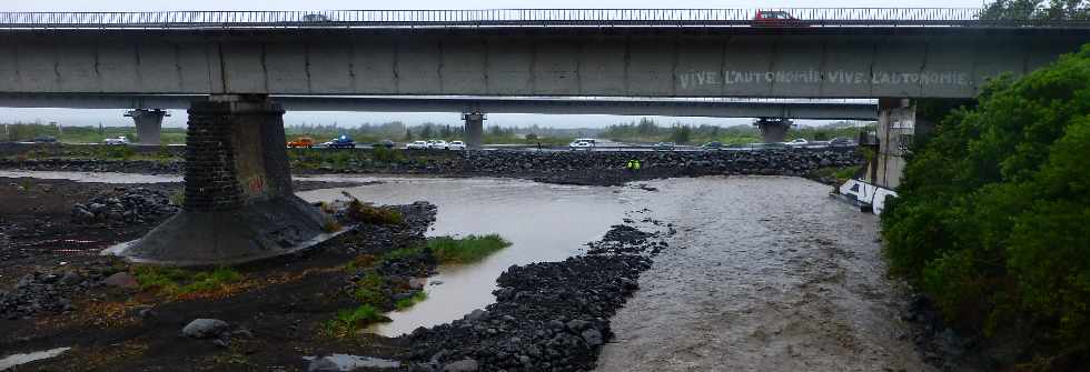 Cyclone Felleng - 31 janvier 2013 - Radier de la Rivire St-Etienne -