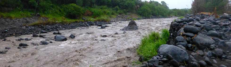 Cyclone Felleng - 31 janvier 2013 - Radier de la Rivire St-Etienne -