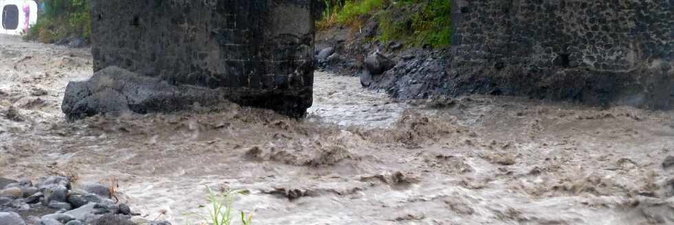 Cyclone Felleng - 31 janvier 2013 - Radier de la Rivire St-Etienne -