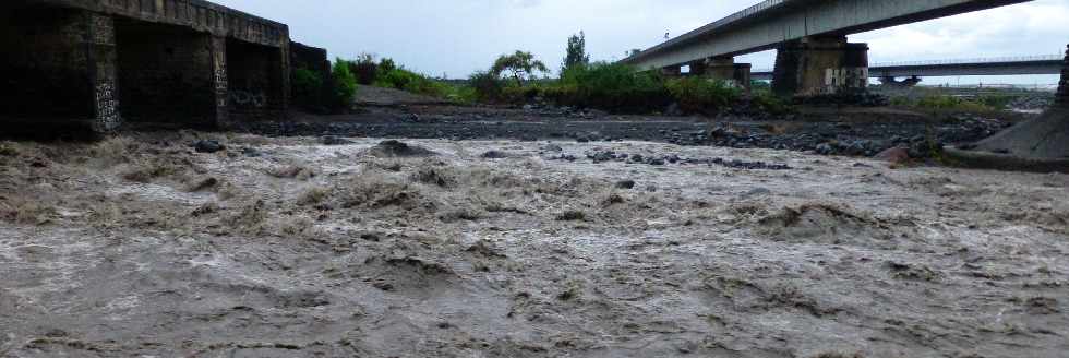 Cyclone Felleng - 1er fvrier 2013 - Radier de la Rivire St-Etienne emport pour la seconde fois en un mois -