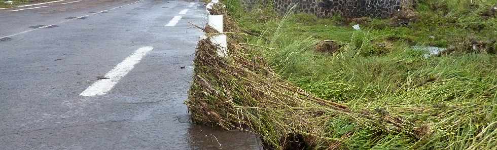 Ravine Blanche - Radier du pont de chemin de fer - Cyclone Felleng