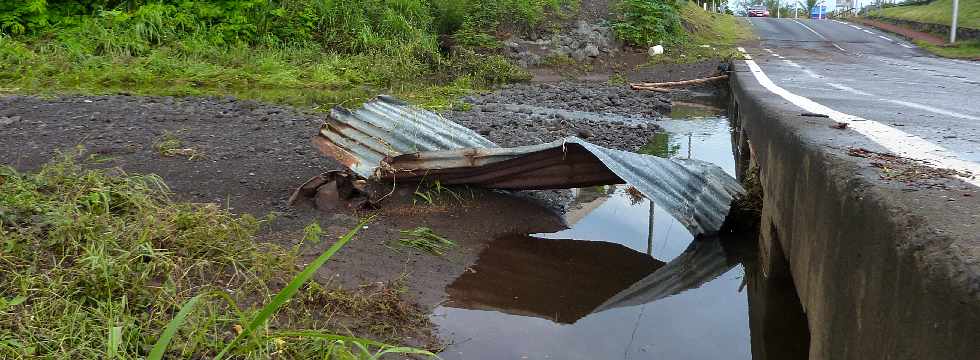 Ravine Blanche - Radier du pont de chemin de fer - Cyclone Felleng