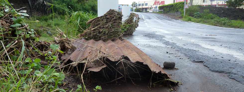 Ravine Blanche - Radier du pont de chemin de fer - Cyclone Felleng