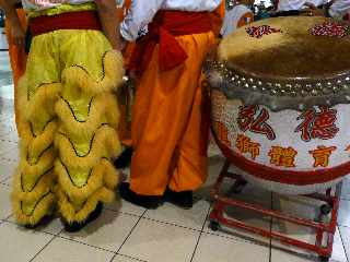 Association Hong De - Danse du lion - 9 fvrier 2013 - Anne du Serpent - Hyper U St-Pierre -