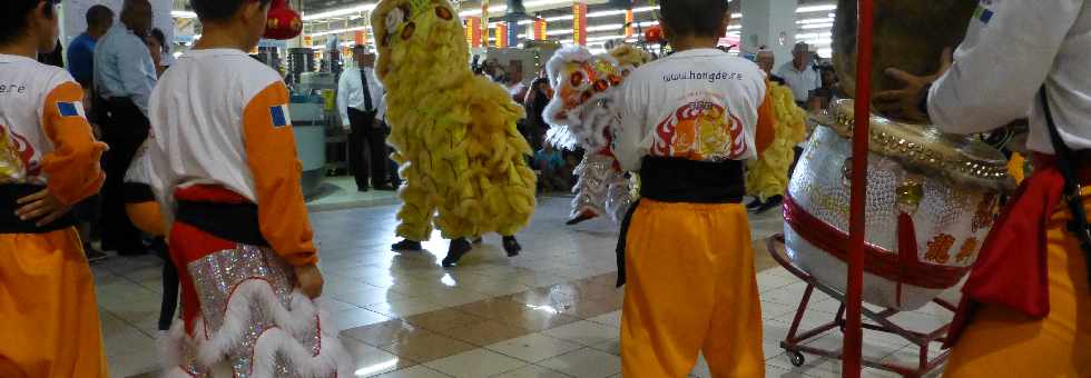 Association Hong De - Danse du lion - 9 fvrier 2013 - Anne du Serpent - Hyper U St-Pierre -