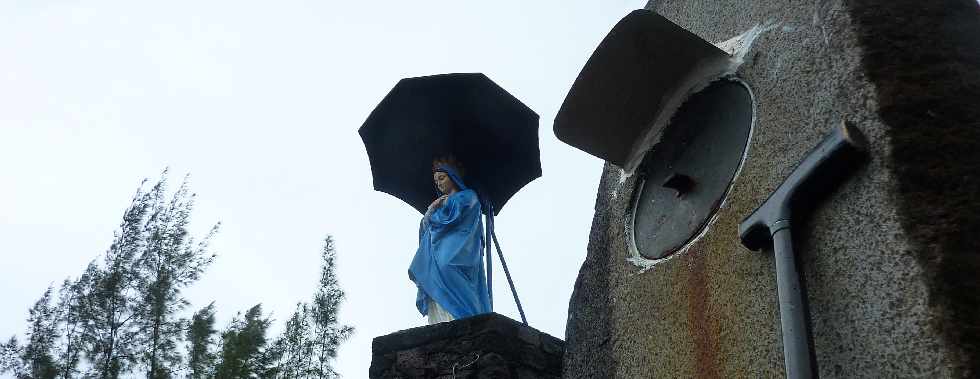 Vierge au parasol - Ste-Rose