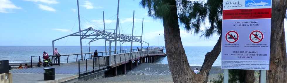 St-Paul - Dbarcadre - Panneau requins