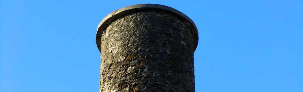 Chemine de l'ancienne distillerie Isautier