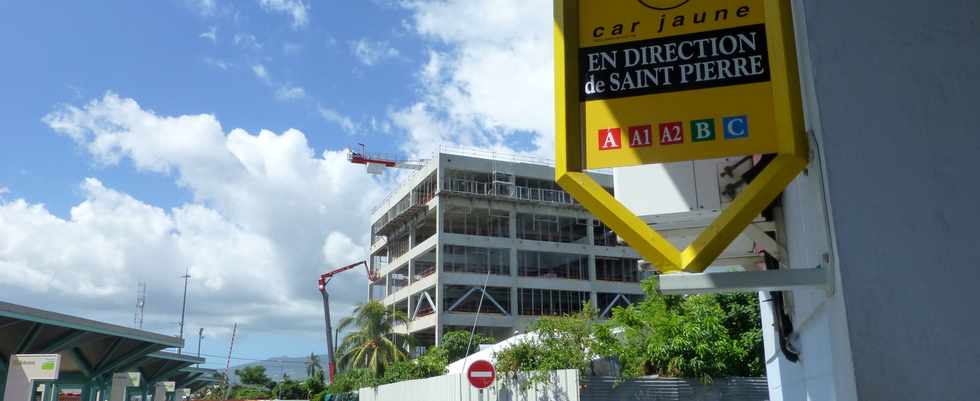 4 avril 2014 - St-Paul - Gare Car jaune