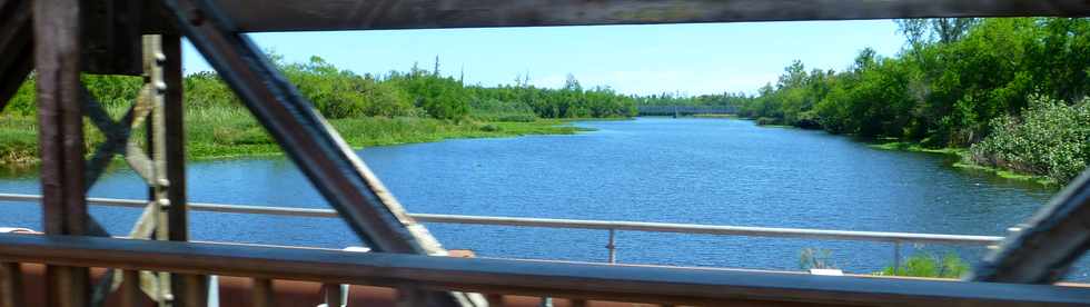 18 avril 2014 - St-Paul - Rosalie, ti train touristique - Tamarun - Pont sur l'étang