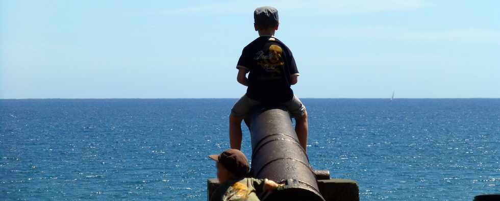 18 avril 2014 - St-Paul - Rosalie, ti train touristique - Tamarun - Canons du front de mer