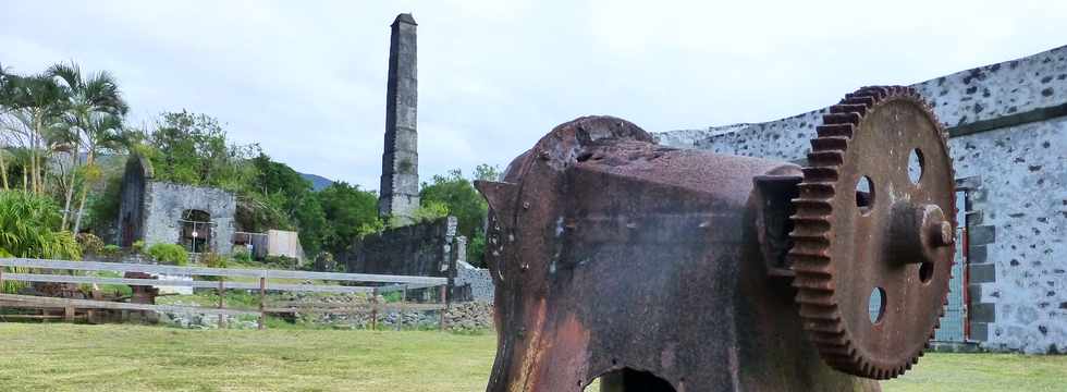 Juin 2014 - Ste-Rose - Ancienne usine sucrire de Ravine Glissante - Chantier cole insertion