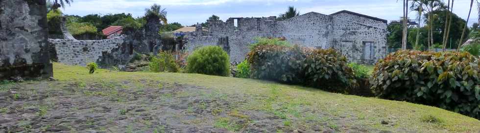 Juin 2014 - Ste-Rose - Ancienne usine sucrire de Ravine Glissante - Chantier cole insertion