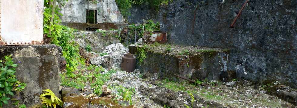 Juin 2014 - Ste-Rose - Ancienne usine sucrire de Ravine Glissante - Chantier cole insertion