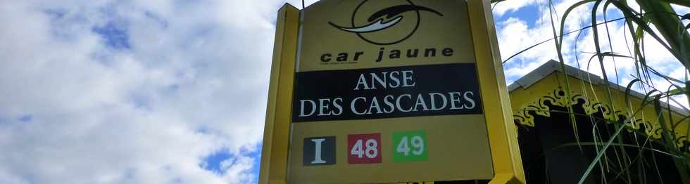 Juillet 2014 - Ste-Rose - Anse des Cascades - Arrt Car jaune