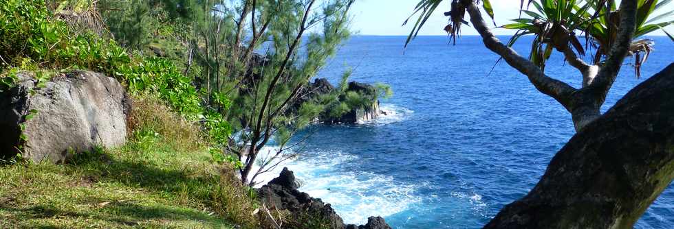 Aot 2014 - Ste-Rose - Sentier littoral de Ravine Glissante  la Marine -