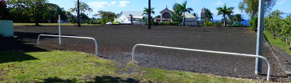 Aot 2014 - Piton Ste-Rose - Terrain de boules sur la coule 77