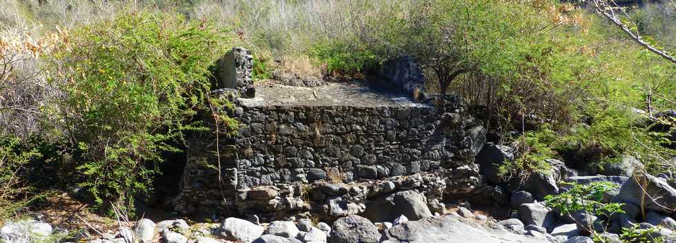 26 septembre 2014 - St-Leu - Ancien pont routier sur la ravine des Colimaons