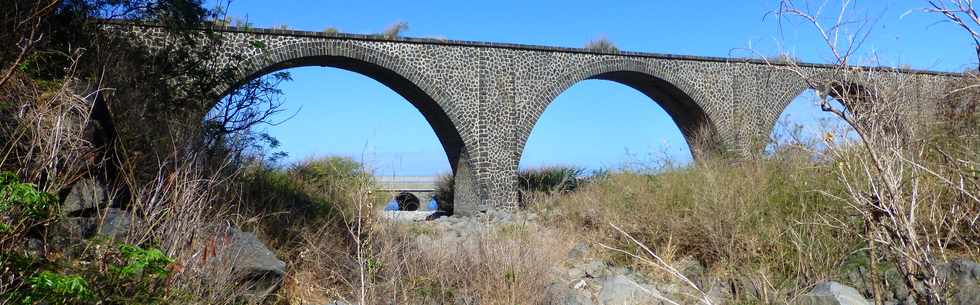 26 septembre 2014 - St-Leu - Pont ferroviaire sur la ravine des Colimaons