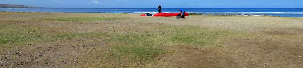 26 septembre 2014 - St-Leu - Aire d'atterrissage des parapentes