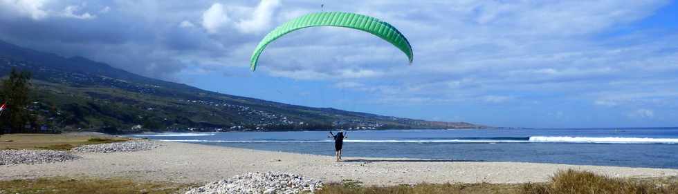 26 septembre 2014 - St-Leu - Aire d'atterrissage des parapentes