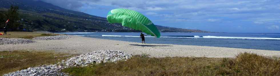 26 septembre 2014 - St-Leu - Aire d'atterrissage des parapentes