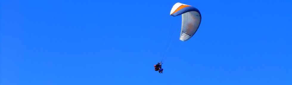 26 septembre 2014 - St-Leu - Aire d'atterrissage des parapentes