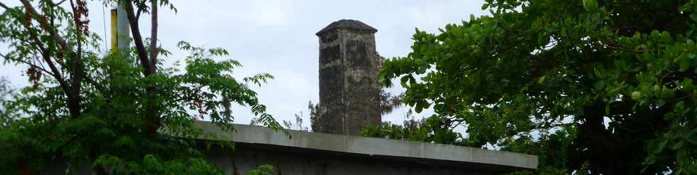 17 octobre 2014 - St-Leu - Chemine d'usine