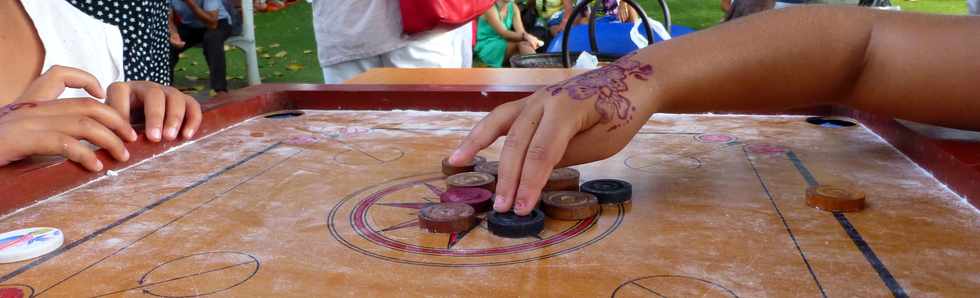 19 octobre 2014 - Saint-Pierre - Prparatifs pour le dfil du Dipavali - Carrom