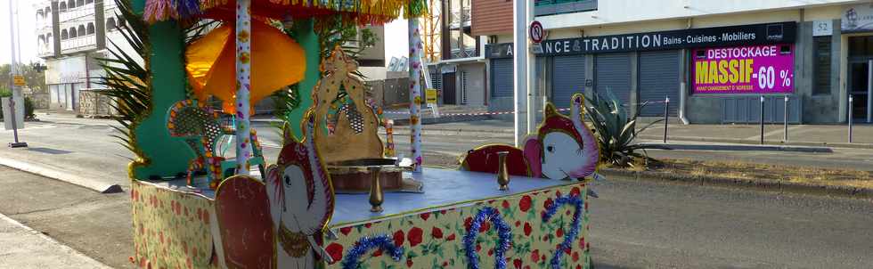 19 octobre 2014 - Saint-Pierre - Préparatifs pour le défilé du Dipavali -