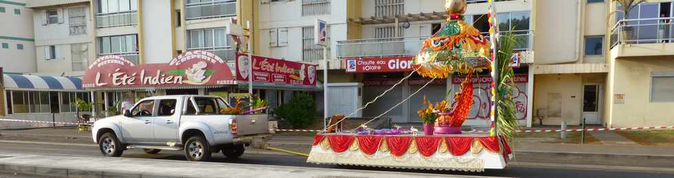 19 octobre 2014 - Saint-Pierre - Prparatifs pour le dfil du Dipavali -