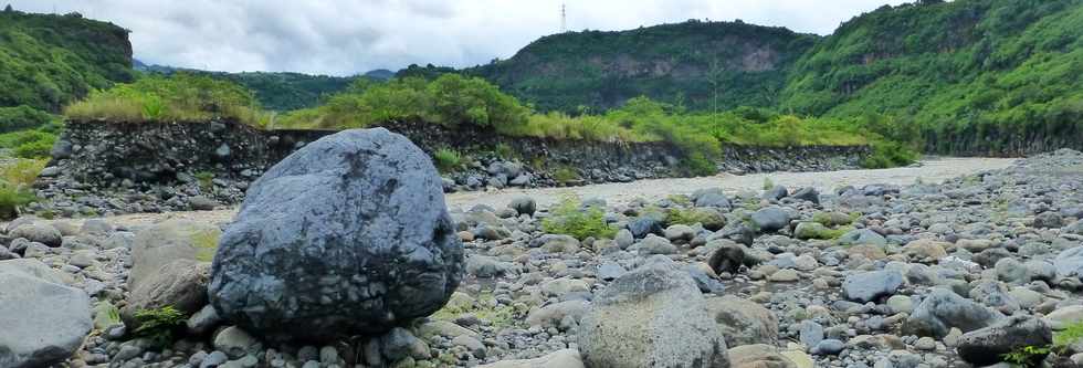 8 mars 2015 - Crue du Bras de Cilaos - Radier du Ouaki emport