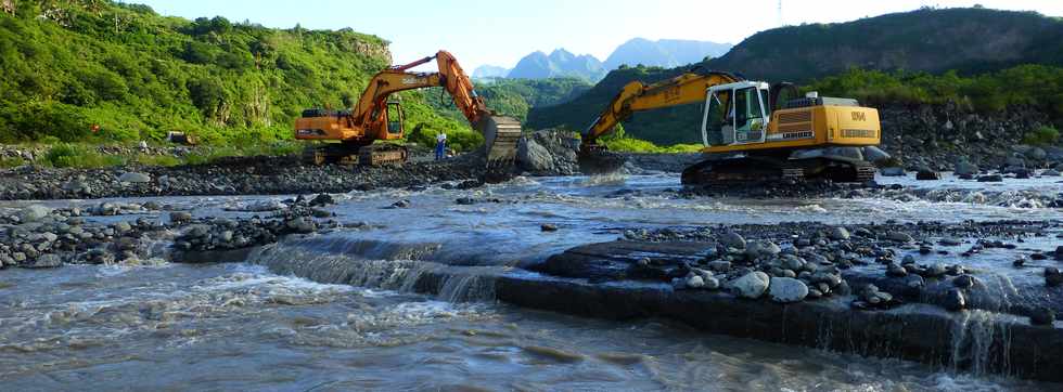 14 mars 2015 - Travaux au radier du Ouaki