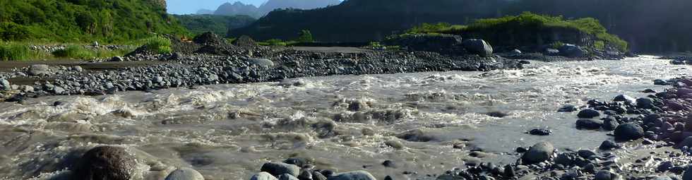 15 mars 2015 - Radier du Ouaki en crue aprs Haliba