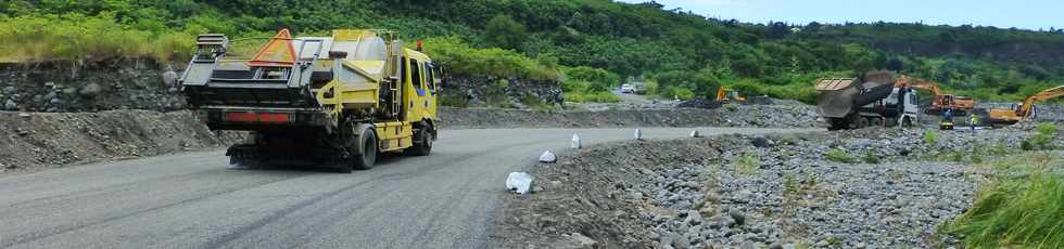 17 mars 2015 - Bras de Cilaos - Travaux au radier du Ouaki  aprs Haliba