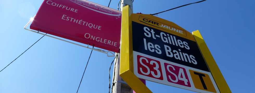 Septembre 2015 - St-Gilles les Bains - Arrt Car Jaune