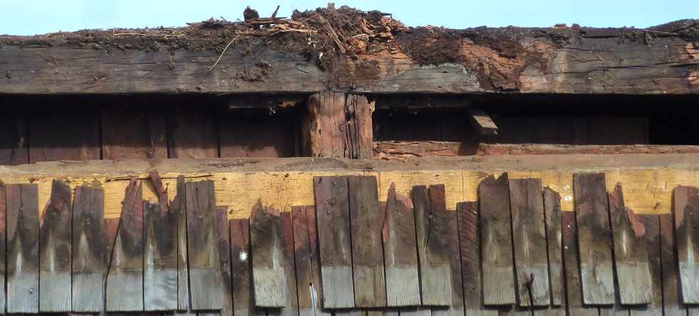 21 janvier 2016 - St-Pierre - Dmontage de la Maison Choppy - Ecole St-Charles aprs effondrement partiel du 23 dcembre 2015