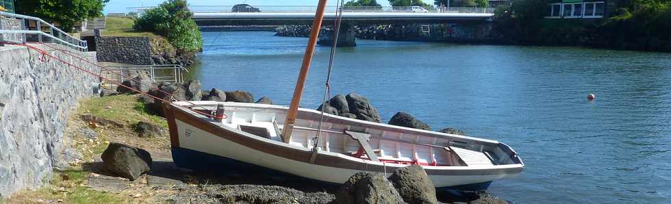 18 avril 2016 - St-Pierre - Embouchure de la rivire d'Abord - Barque  voile