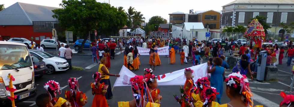 6 novembre 2016 - St-Pierre - Préparatifs de défilé du Dipavali
